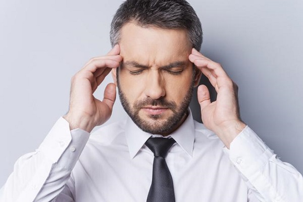Chữa khỏi bệnh đau đầu kéo xuống gáy mệt mỏi gây buồn nôn gai sốt lúc nóng lúc lạnh chóng mặt migraine