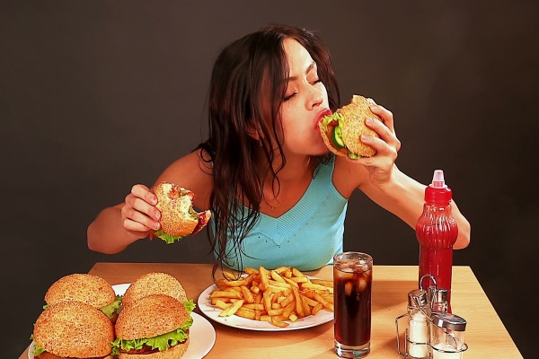 Thay đổi thói quen ăn uống cho người trào ngược dạ dày